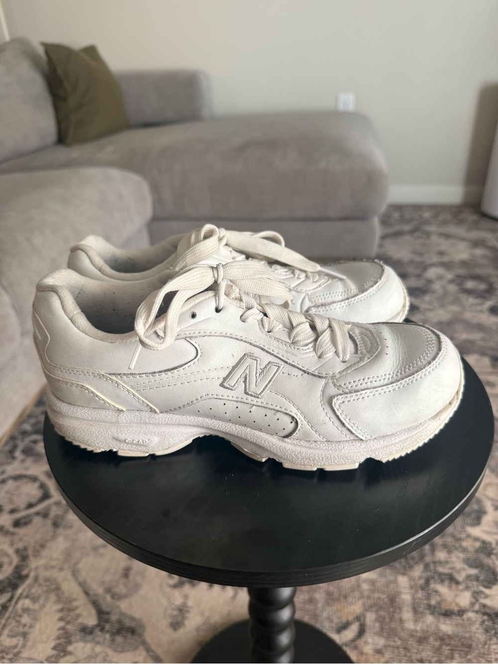 New Balance Womens 400 White Casual Shoes Sneakers Size 6